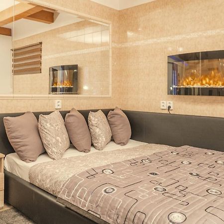 Wellness Studio! Finnish Sauna, Whirlpool, Gym & More! Prága Kültér fotó